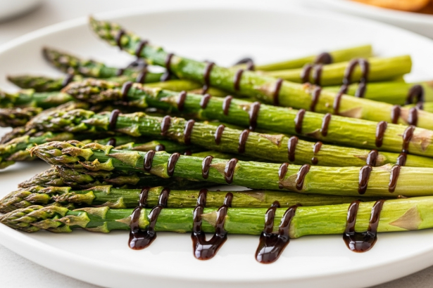 Crispy Air Fryer Asparagus with Tangy Balsamic Drizzle