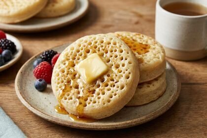 Fluffy Vegan Crumpets: A Delightful Plant-Based Treat