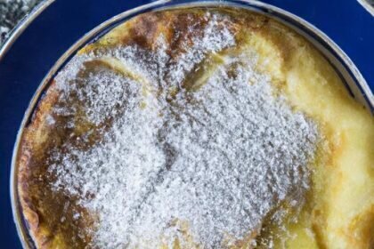 Fluffy Dutch Baby Pancake: Zesty Lemon & Sugar Bliss