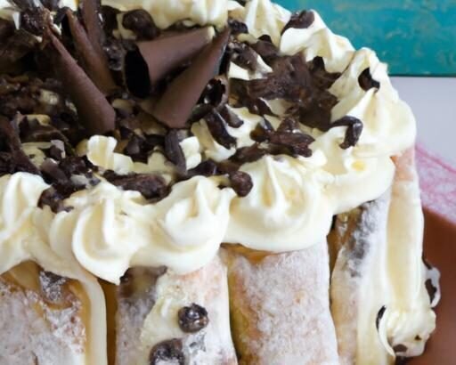 Decadent Cannoli Cream Layer Cake: A Sweet Italian Delight