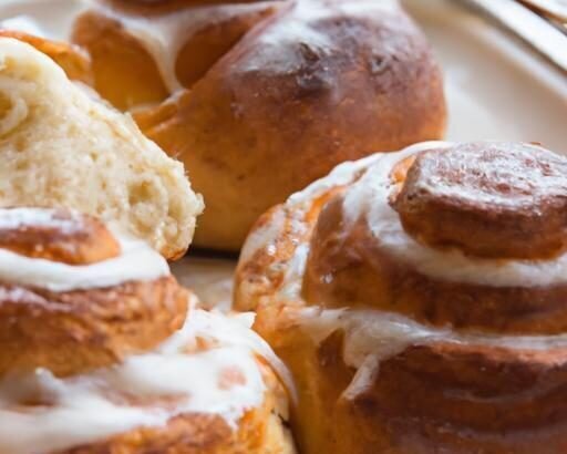 Heavenly Sweet Buns Filled with Cardamom-Spiced Cream