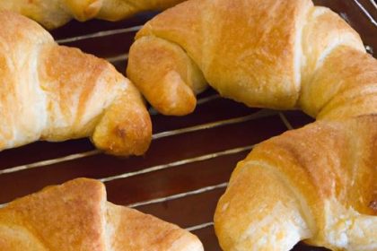 Flaky & Buttery Croissant-Style Crescent Rolls Recipe Guide